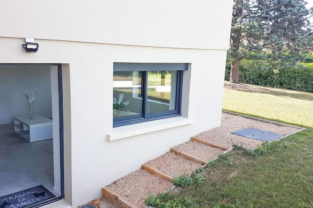 Le Petit Castel, Portes De Lyon Chazay-d'Azergues Zewnętrze zdjęcie